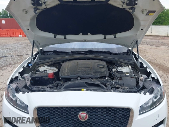 2018 Jaguar F-Pace 25t Premium z VIN SADCJ2FX8JA329233, wystawiony jako IAAI lot #42152159 z przebiegiem 129 454 mil mil oraz . Historia ofert i sprzedaży dostępna na DreamBid. Obrazek 10.