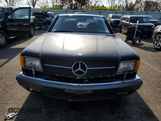 1989 Mercedes-Benz 560 with VIN WDBCA45E4KA498009, listed as a Copart auction lot 53897215 with 366,931 mi miles and Clean Title. Bid and sale history available at DreamBid. Image 5.
