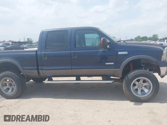 2005 Ford F-250 XL z VIN 1FTSW21P45EB09246, wystawiony jako IAAI lot #42441183 z przebiegiem 186 148 mil mil oraz . Historia ofert i sprzedaży dostępna na DreamBid. Obrazek 13.