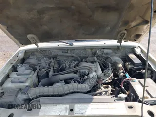 2000 Ford Ranger XL z VIN 1FTYR14V6YTB34235, wystawiony jako IAAI lot #41927861 z przebiegiem 241 851 mil mil oraz . Historia ofert i sprzedaży dostępna na DreamBid. Obrazek 10.