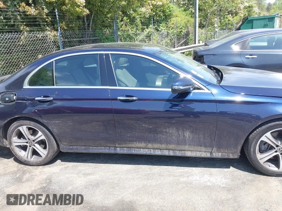 2018 Mercedes-Benz E-Class E 300 with VIN WDDZF4JBXJA369186, listed as a IAAI auction lot 42016149 with 59,360 mi miles. Bid and sale history available at carsss.com. Image 13.