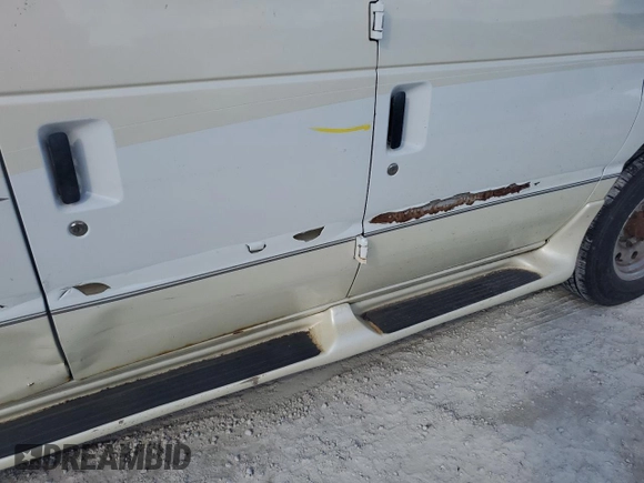 2003 Ford Econoline Cargo Recreational with VIN 1FDPE24LX3HA52446, listed as a Copart auction lot 77249664 with 109,911 mi miles and Non Repairable. Bid and sale history available at DreamBid. Image 13.