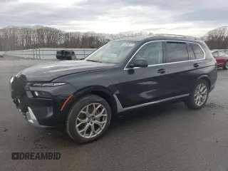 2025 BMW X7 xDrive40i with VIN 5UX23EM02S9W72422, listed as a Copart auction lot 51431985 with 0 mi miles and Clean Title. Bid and sale history available at carsss.com. Image 1.