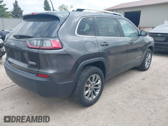 2020 Jeep Cherokee Latitude Plus z VIN 1C4PJMLB0LD536976, wystawiony jako IAAI lot #42244708 z przebiegiem 116 228 mil mil oraz . Historia ofert i sprzedaży dostępna na DreamBid. Obrazek 4.