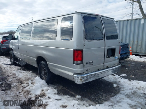 2006 Ford Econoline Passenger XL with VIN 1FBSS31L96DA85262, listed as a IAAI auction lot 41283793 with 325,912 mi miles and . Bid and sale history available at DreamBid. Image 3.