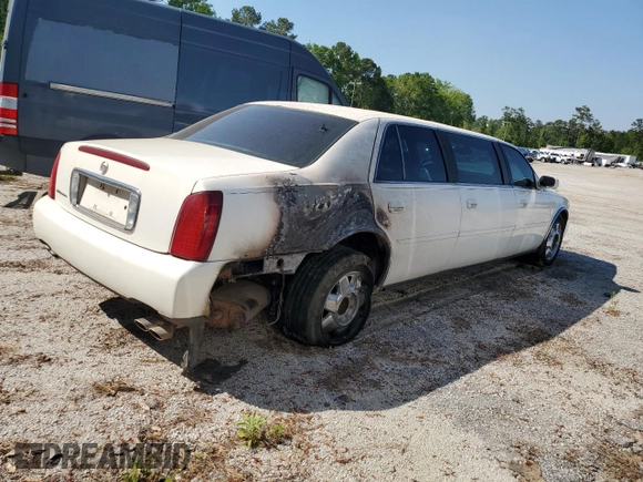 2002 Cadillac DeVille Limousine z VIN 1GEEH90Y72U550842, wystawiony jako Copart lot #52629735 z przebiegiem Nie podano mil oraz Szkoda całkowita • Salvage title. Historia ofert i sprzedaży dostępna na DreamBid. Obrazek 3.