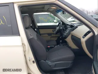 2013 Kia Soul + with VIN KNDJT2A69D7575284, listed as a IAAI auction lot 40777034 with 136,912 mi miles. Bid and sale history available at carsss.com. Image 5.