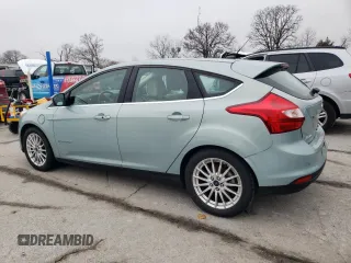 2013 Ford Focus Electric z VIN 1FADP3R46DL146756, wystawiony jako Copart lot #43419335 z przebiegiem 57 142 mil mil oraz Szkody całkowita. Historia ofert i sprzedaży dostępna na DreamBid. Obrazek 2.