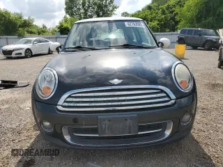 2011 MINI Hardtop with VIN WMWSU3C51BT183638, listed as a Copart auction lot 62762925 with Not provided miles and Non repairable. Bid and sale history available at DreamBid. Image 5.
