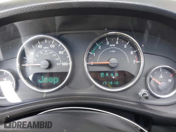 2014 Jeep Wrangler Unlimited Sahara z VIN 1C4BJWEGXEL179054, wystawiony jako IAAI lot #42151597 z przebiegiem 151 810 mil mil oraz . Historia ofert i sprzedaży dostępna na DreamBid. Obrazek 7.