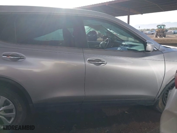 2015 Nissan Rogue SV with VIN KNMAT2MT8FP590279, listed as a IAAI auction lot 41197773 with 114,821 mi miles. Bid and sale history available at carsss.com. Image 13.