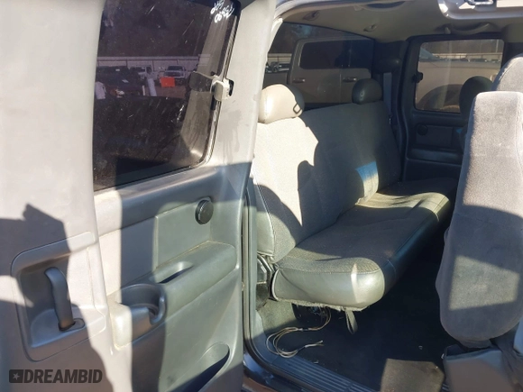 2001 Chevrolet Silverado 1500 LS with VIN 2GCEC19V811118725, listed as a IAAI auction lot 41776872 with 279,370 mi miles. Bid and sale history available at carsss.com. Image 8.
