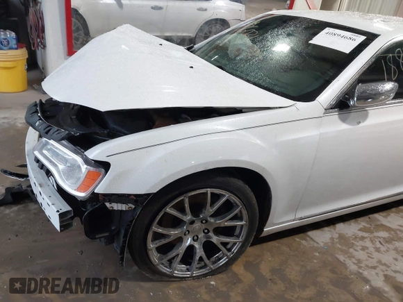 2012 Chrysler 300 with VIN 2C3CCAET0CH188519, listed as a IAAI auction lot 40894686 with 101,980 mi miles. Bid and sale history available at carsss.com. Image 20.