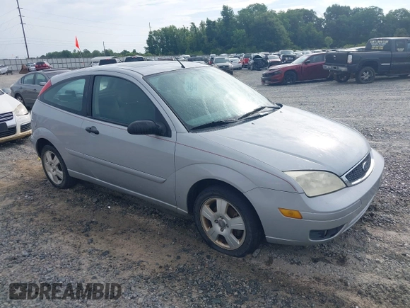 2006 Ford Focus S z VIN 1FAFP31NX6W160335, wystawiony jako IAAI lot #42377929 z przebiegiem 190 901 mil mil oraz . Historia ofert i sprzedaży dostępna na DreamBid. Obrazek 1.
