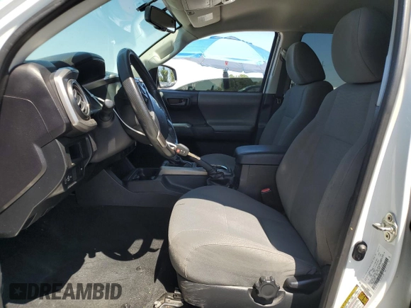 2017 Toyota Tacoma SR5 z VIN 5TFDZ5BN0HX025190, wystawiony jako Copart lot #53604695 z przebiegiem 163 039 mil mil oraz Szkoda całkowita • Salvage title. Historia ofert i sprzedaży dostępna na DreamBid. Obrazek 7.