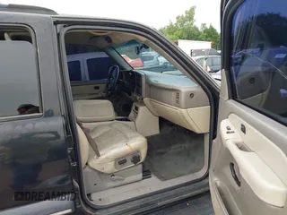 2002 Chevrolet Tahoe LS с VIN 1GNEC13Z62R133123, выставлен на аукционе IAAI как лот 42449131 с пробегом 246 886 миль миль и . История ставок и продаж доступна на DreamBid. Изображение 5.