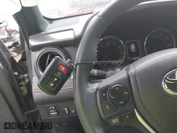 2017 Toyota RAV4 SE с VIN 2T3JFREV7HW669529, выставлен на аукционе IAAI как лот 42155284 с пробегом 64 272 миль миль и . История ставок и продаж доступна на DreamBid. Изображение 11.
