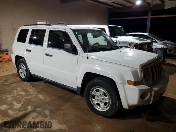 2008 Jeep Patriot Sport with VIN 1J8FT28008D773064, listed as a Copart auction lot 85144074 with 156,951 mi miles and Clean title. Bid and sale history available at DreamBid. Image 4.