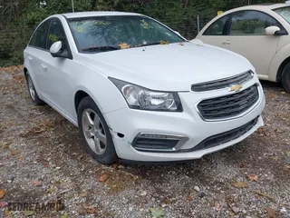 2015 Chevrolet Cruze LT with VIN 1G1PC5SB4F7139171, listed as a IAAI auction lot 42138107 with 185,400 mi miles. Bid and sale history available at carsss.com. Image 6.