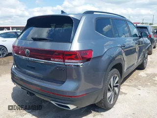 2024 Volkswagen Atlas SE with VIN 1V2HR2CAXRC528423, listed as a IAAI auction lot 42346922 with 38,637 mi miles and . Bid and sale history available at DreamBid. Image 4.
