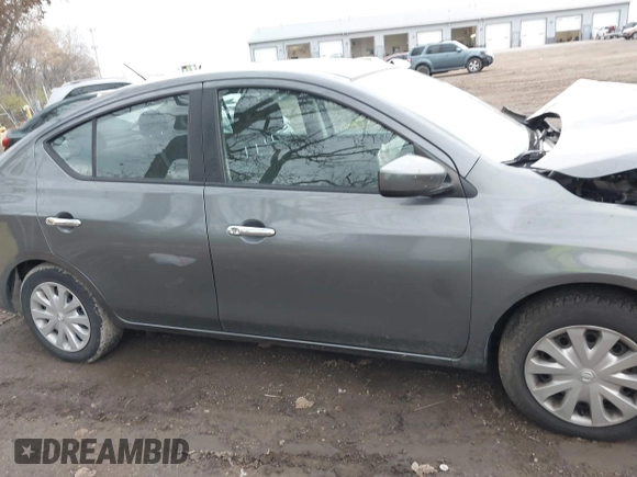 2019 Nissan Versa SV z VIN 3N1CN7AP4KL814213, wystawiony jako IAAI lot #40877781 z przebiegiem 108 624 mil mil oraz . Historia ofert i sprzedaży dostępna na DreamBid. Obrazek 13.