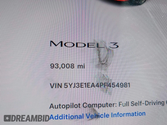 2023 Tesla Model 3 z VIN 5YJ3E1EA4PF454981, wystawiony jako IAAI lot #42704135 z przebiegiem 93 008 mil mil oraz . Historia ofert i sprzedaży dostępna na DreamBid. Obrazek 7.