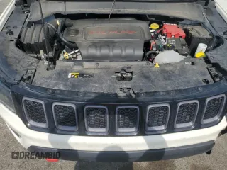 2019 Jeep Compass Trailhawk with VIN 3C4NJDDB5KT647778, listed as a Copart auction lot 62032515 with 51,505 mi miles and Salvage title. Bid and sale history available at DreamBid. Image 12.