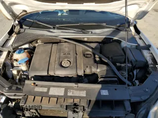 2013 Volkswagen Passat SE with VIN 1VWBH7A34DC021793, listed as a Copart auction lot 43985805 with 183,463 mi miles and Salvage Title. Bid and sale history available at carsss.com. Image 12.