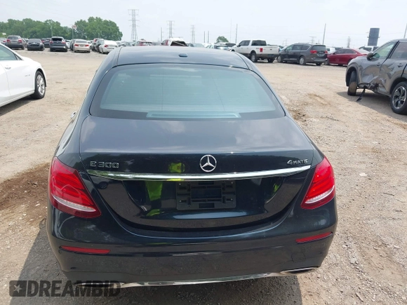 2017 Mercedes-Benz E 300 Luxury с VIN WDDZF4KB2HA012027, выставлен на аукционе IAAI как лот 42490873 с пробегом 95 361 миль миль и . История ставок и продаж доступна на DreamBid. Изображение 16.