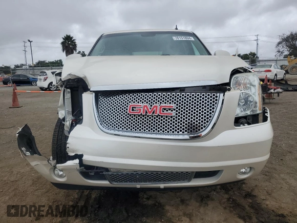 2013 GMC Yukon Denali with VIN 1GKS2EEF2DR280880, listed as a Copart auction lot 78151804 with 109,092 mi miles and Salvage Title. Bid and sale history available at DreamBid. Image 5.