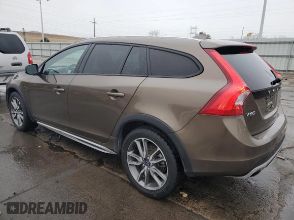 2015 Volvo V60 T5 z VIN YV4612HK7F1000537, wystawiony jako Copart lot #84033744 z przebiegiem 76 563 mil mil oraz Szkoda całkowita • Salvage title. Historia ofert i sprzedaży dostępna na DreamBid. Obrazek 2.