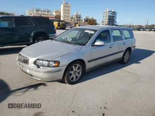 2004 Volvo V70 with VIN YV1SW59V042393201, listed as a Copart auction lot 86710914 with 184,019 mi miles and Salvage Title. Bid and sale history available at carsss.com. Image 1.