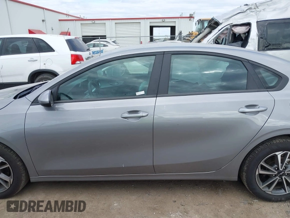 2024 Kia Forte LXS with VIN 3KPF24AD5RE698381, listed as a IAAI auction lot 40726488 with 21,657 mi miles. Bid and sale history available at carsss.com. Image 14.