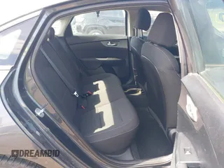 2019 Kia Forte LXS with VIN 3KPF24AD0KE095571, listed as a IAAI auction lot 41967590 with 31,967 mi miles. Bid and sale history available at carsss.com. Image 8.