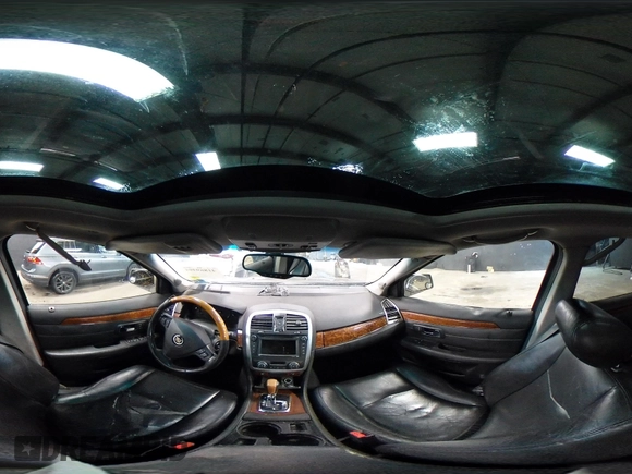 2007 Cadillac SRX with VIN 1GYEE637370137893, listed as a IAAI auction lot 41869395 with 215,460 mi miles. Bid and sale history available at carsss.com. Image 18.