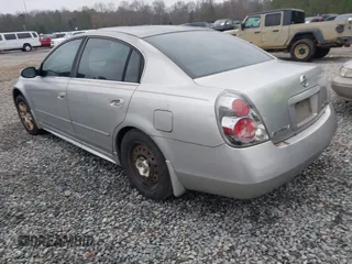 2005 Nissan Altima 2.5 S with VIN 1N4AL11D25C213465, listed as a IAAI auction lot 41563332 with 305,688 mi miles. Bid and sale history available at carsss.com. Image 3.