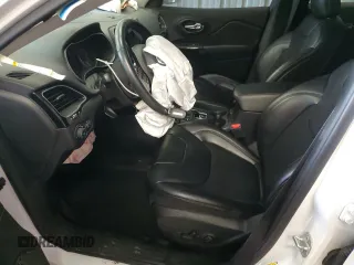 2019 Jeep Cherokee Altitude с VIN 1C4PJMLB0KD472727, выставлен на аукционе Copart как лот 58987935 с пробегом 43 255 миль миль и Списание • Salvage title. История ставок и продаж доступна на DreamBid. Изображение 7.