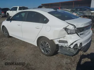 2024 Kia Forte LXS z VIN 3KPF24AD0RE778218, wystawiony jako IAAI lot #42302168 z przebiegiem 57 661 mil mil oraz . Historia ofert i sprzedaży dostępna na DreamBid. Obrazek 3.