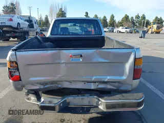 1989 Toyota Pickup с VIN JT4VN93D7K0001756, выставлен на аукционе IAAI как лот 41468936 с пробегом 187 284 миль миль и . История ставок и продаж доступна на DreamBid. Изображение 16.