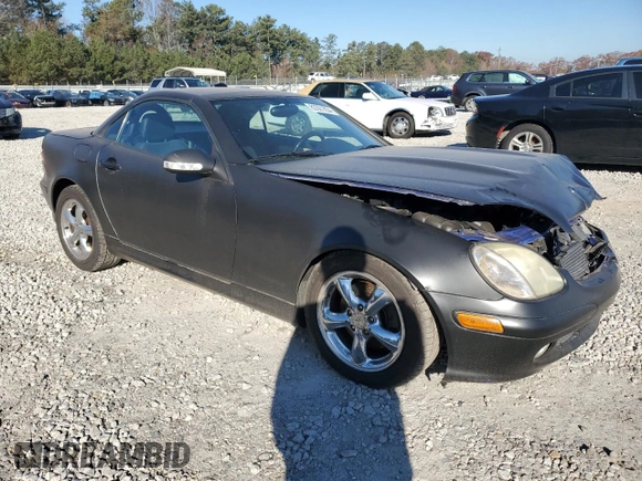 2002 Mercedes-Benz SLK 320 z VIN WDBKK65F22F249238, wystawiony jako Copart lot #84938474 z przebiegiem 128 108 mil mil oraz Szkoda całkowita • Salvage title. Historia ofert i sprzedaży dostępna na DreamBid. Obrazek 4.