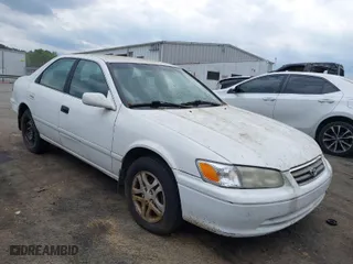 2000 Toyota Camry CE with VIN 4T1BG22K2YU997615, listed as a IAAI auction lot 42019295 with 252,542 mi miles. Bid and sale history available at carsss.com. Image 1.