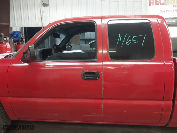 2004 Chevrolet Silverado 1500 Work Truck with VIN 1GCEC19X14Z201765, listed as a IAAI auction lot 41797614 with 300,991 mi miles. Bid and sale history available at carsss.com. Image 14.
