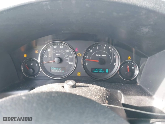 2006 Jeep Commander with VIN 1J8HG48K96C263647, listed as a IAAI auction lot 41332683 with 156,583 mi miles. Bid and sale history available at carsss.com. Image 7.
