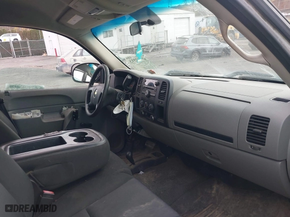 2013 Chevrolet Silverado 1500 Work Truck with VIN 1GCNKPEA7DZ288109, listed as a IAAI auction lot 40782515 with 191,813 mi miles. Bid and sale history available at carsss.com. Image 5.