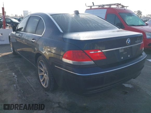 2006 BMW 7 Series 750Li with VIN WBAHN83546DT34282, listed as a IAAI auction lot 41500332 with 117,535 mi miles. Bid and sale history available at carsss.com. Image 3.