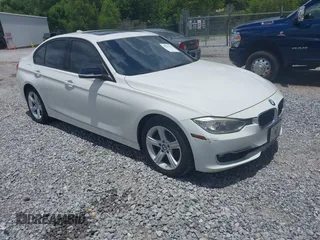 2013 BMW 3 Series 328i z VIN WBA3A5G59DNP23439, wystawiony jako IAAI lot #42387526 z przebiegiem 178 524 mil mil oraz . Historia ofert i sprzedaży dostępna na DreamBid. Obrazek 1.