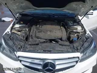 2014 Mercedes-Benz E-Class E 350 Luxury with VIN WDDHF8JB0EA850671, listed as a IAAI auction lot 41935999 with 139,386 mi miles. Bid and sale history available at carsss.com. Image 10.