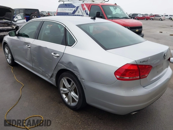 2015 Volkswagen Passat SE с VIN 1VWBV7A39FC031487, выставлен на аукционе IAAI как лот 41945088 с пробегом 171 742 миль миль и . История ставок и продаж доступна на DreamBid. Изображение 3.