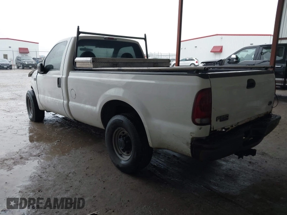 2002 Ford F-250 XL z VIN 1FTNF20L22EB02819, wystawiony jako IAAI lot #42183365 z przebiegiem 254 171 mil mil oraz . Historia ofert i sprzedaży dostępna na DreamBid. Obrazek 3.