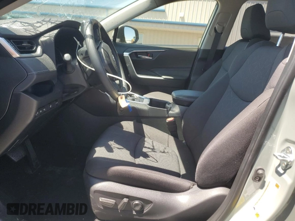 2023 Toyota RAV4 Hybrid XLE z VIN JTMRWRFV8PD206165, wystawiony jako Copart lot #58083135 z przebiegiem 27 023 mil mil oraz Szkoda całkowita • Salvage title. Historia ofert i sprzedaży dostępna na DreamBid. Obrazek 7.